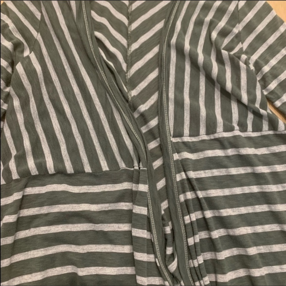 Splendid Open Front Drape Roll Tab Sleeve Chevron… - image 3